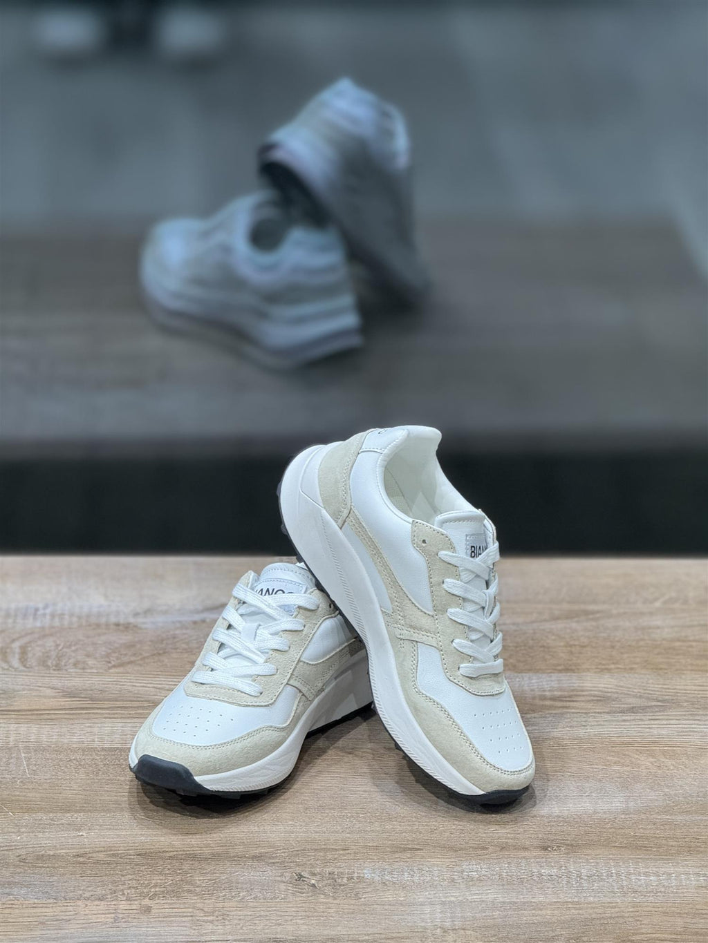 Lucy sneaker