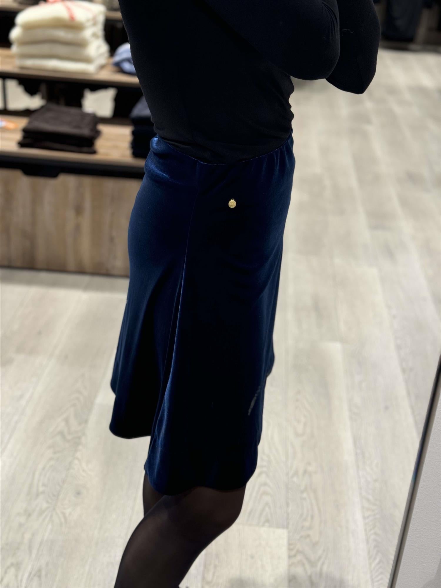Velvet skirt