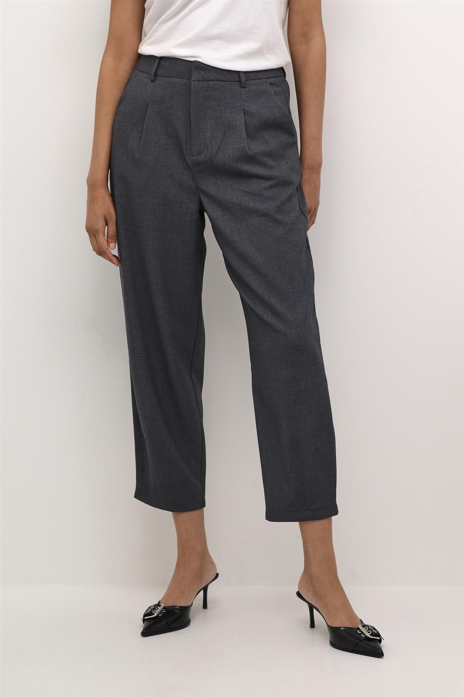 Merle pants suiting