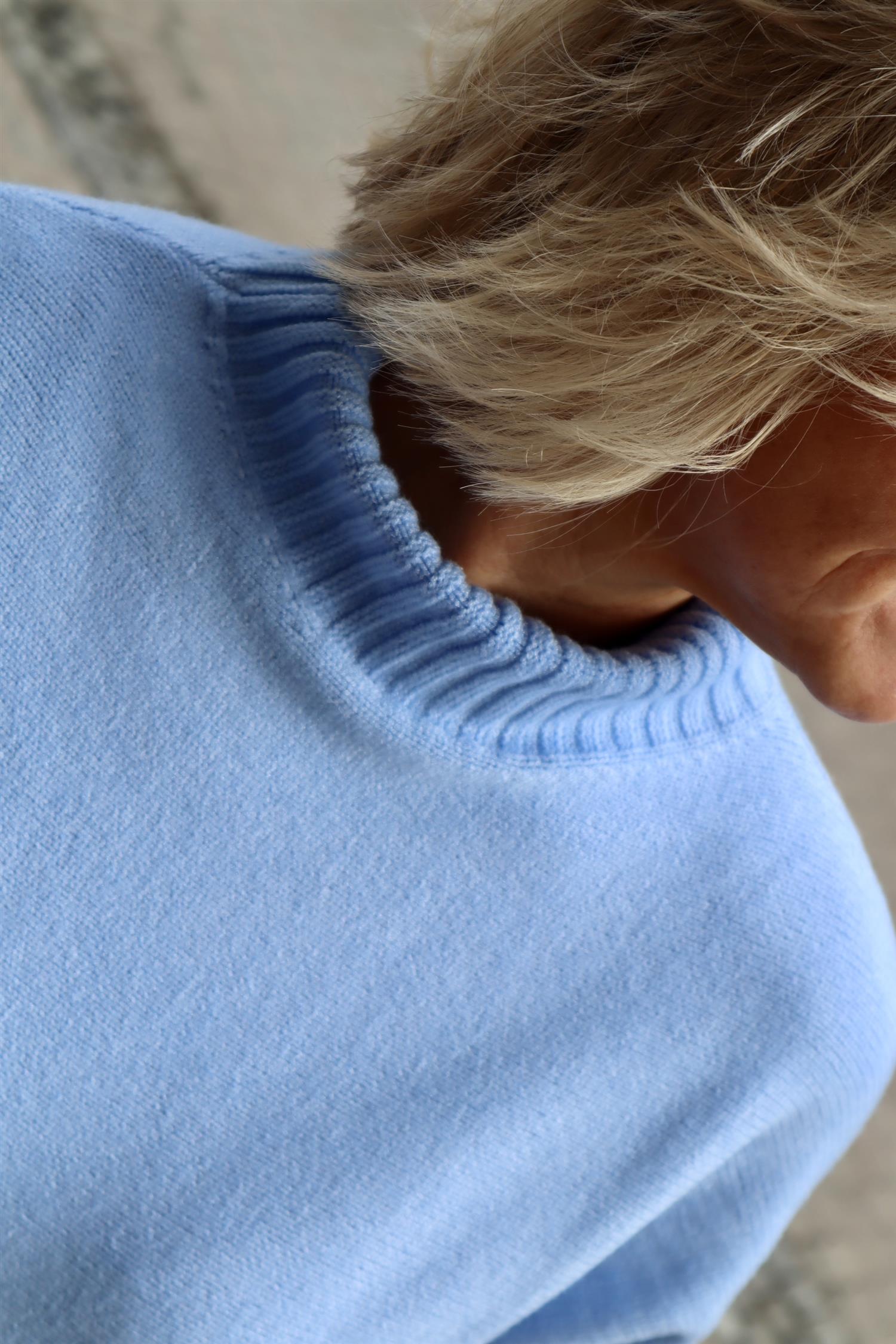 Turtleneck sweat