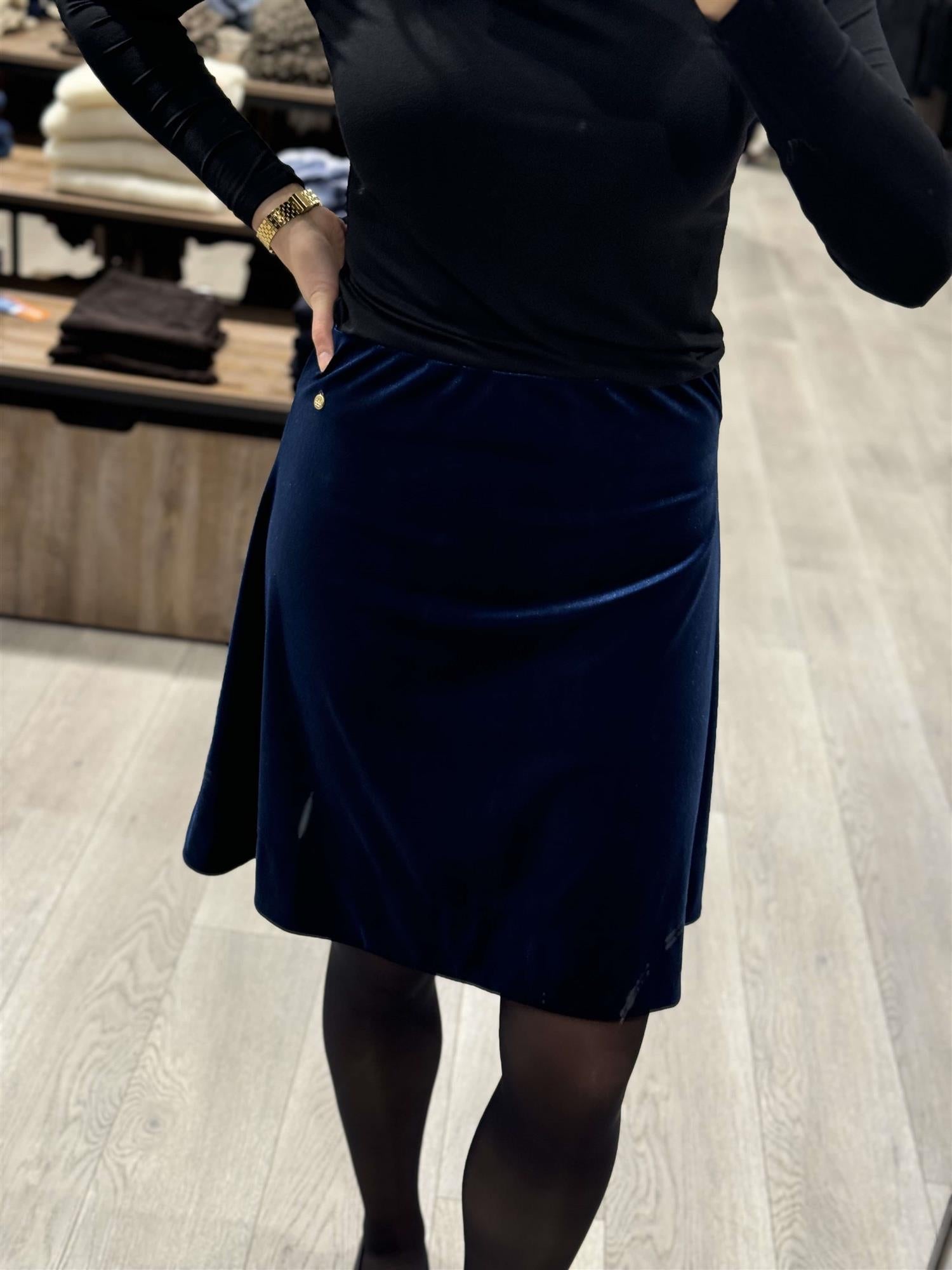 Velvet skirt