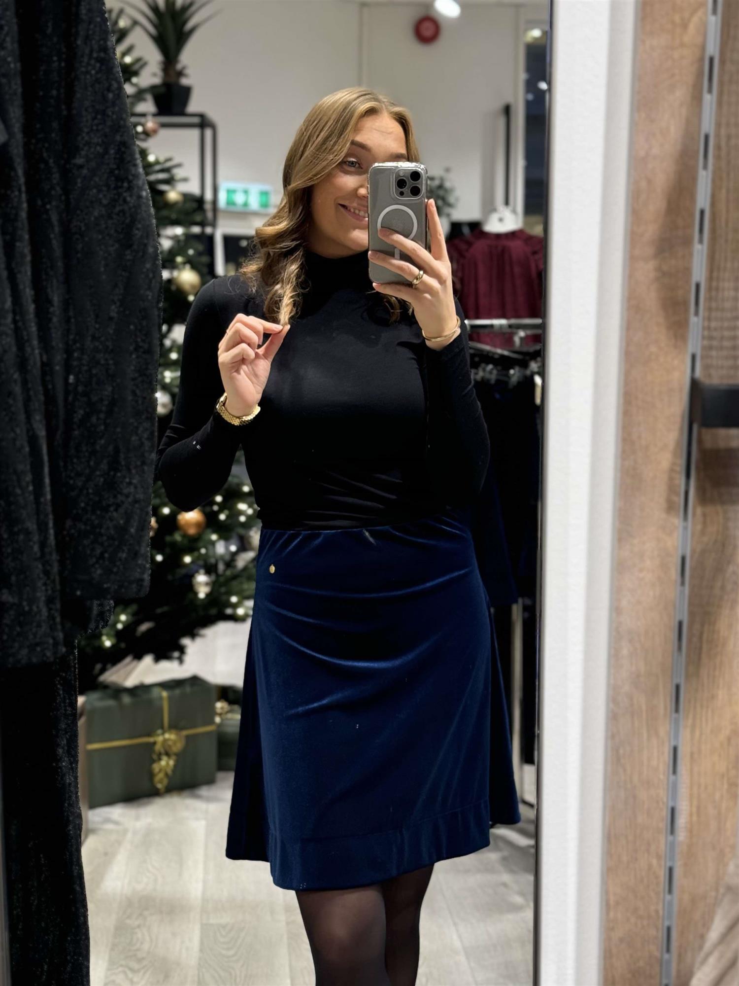 Velvet skirt
