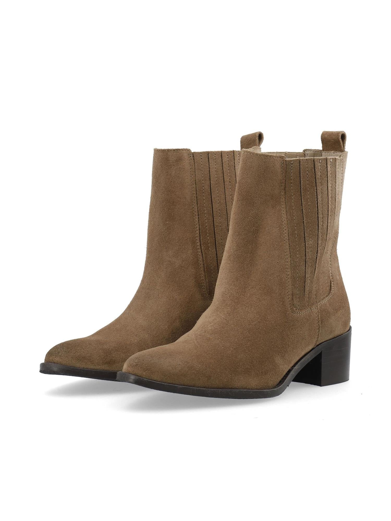 Carol Chelsea boot