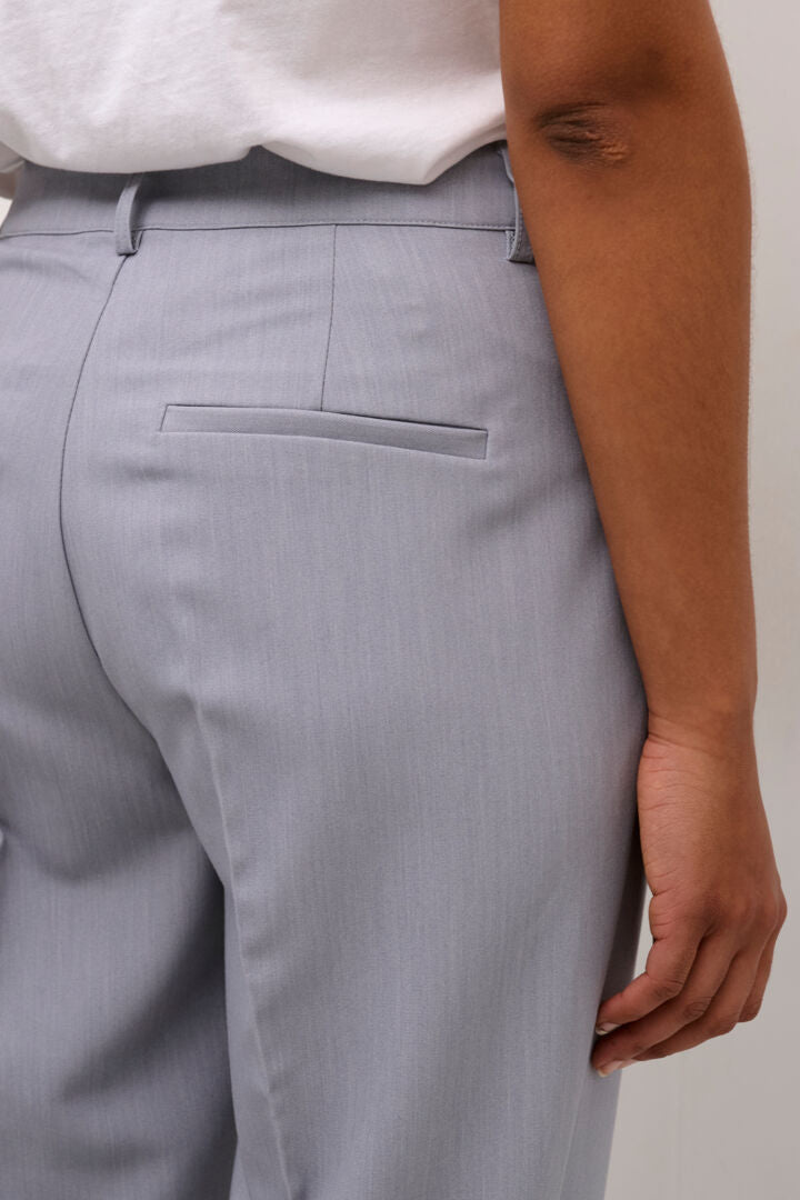 Sakura cropped zip pant
