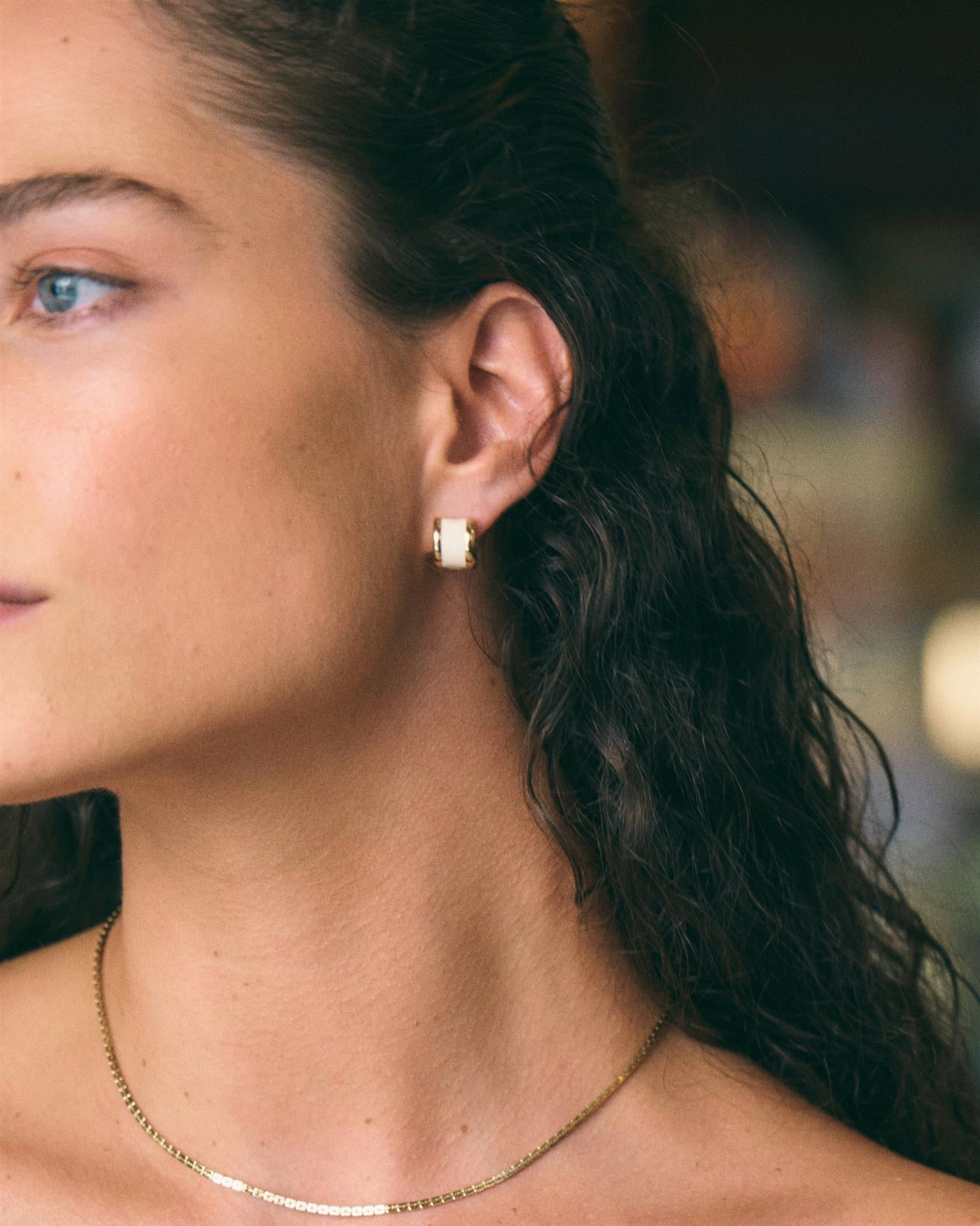 Frame enamel hoops offwhite gold