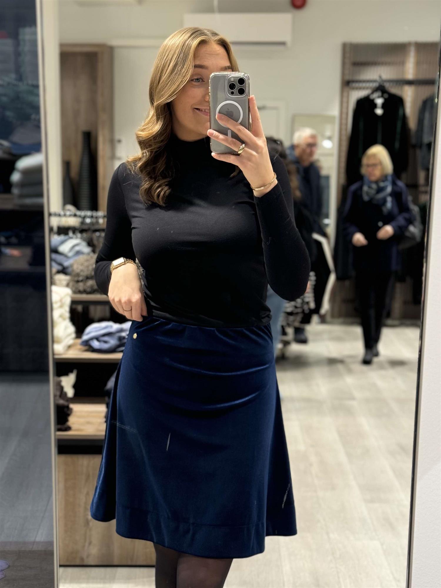 Velvet skirt
