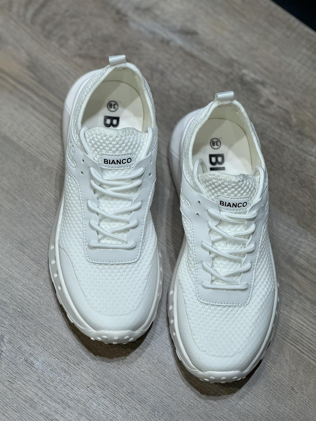 Lauren laceup sneaker flyknit