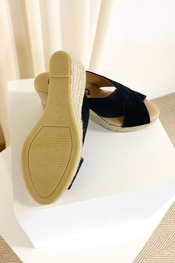 Ibiza wedge cross mule suede