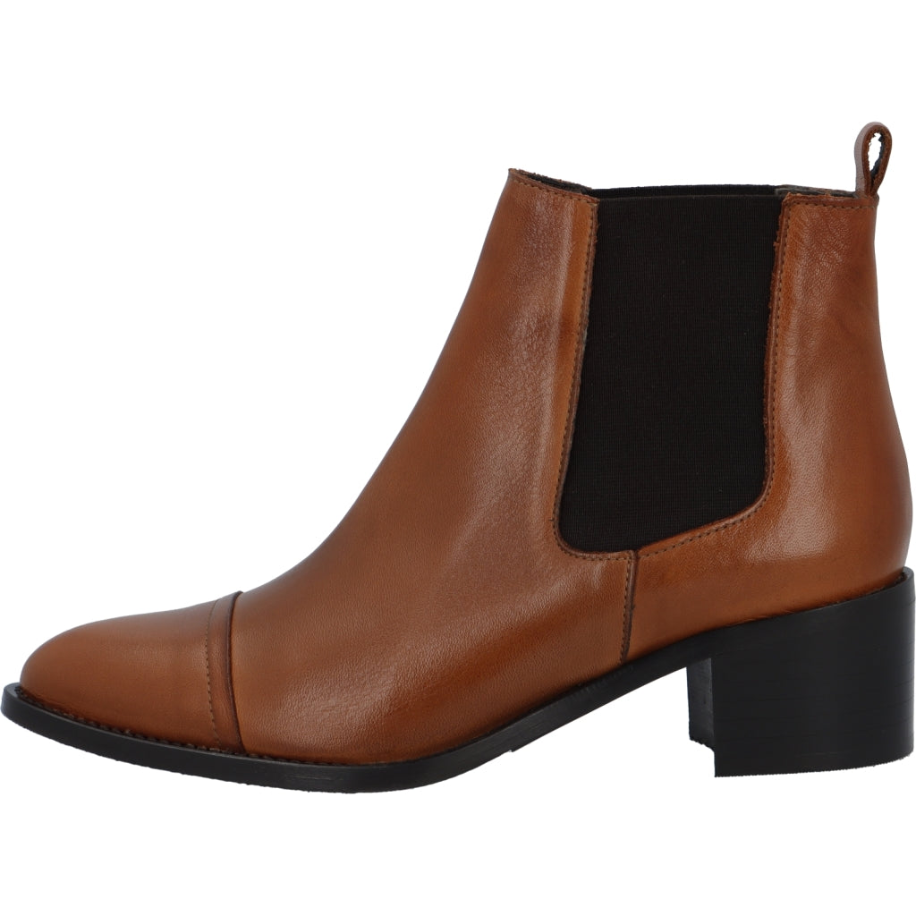 Carol Chelsea boots
