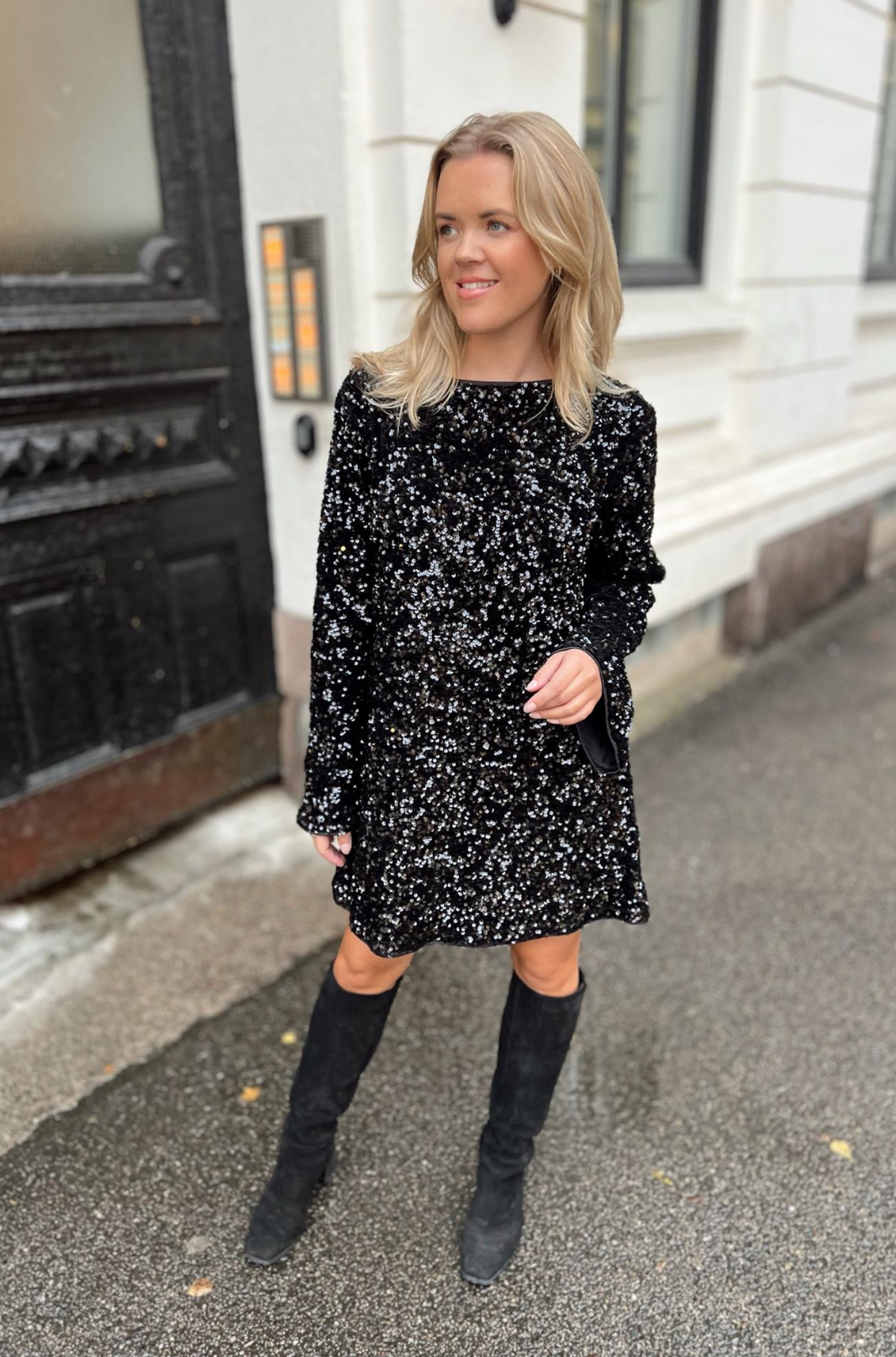 Dress w/tie
