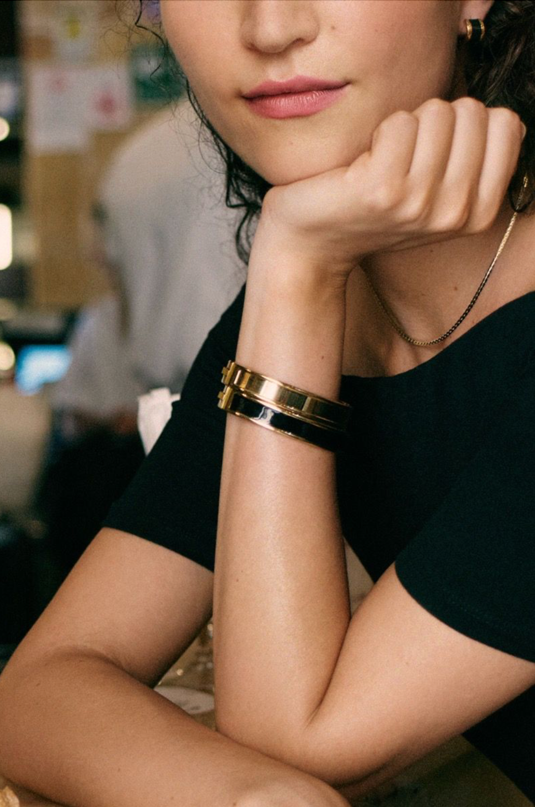 Frame enamel bangle black gold