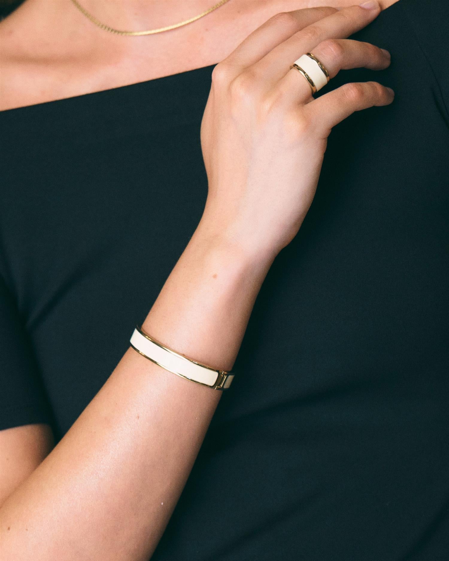 Frame enamel bangle offwhite gold