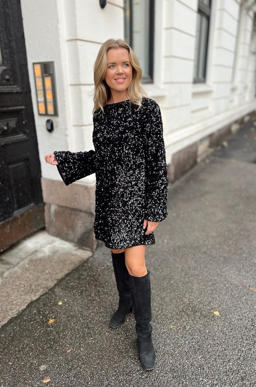 Dress w/tie