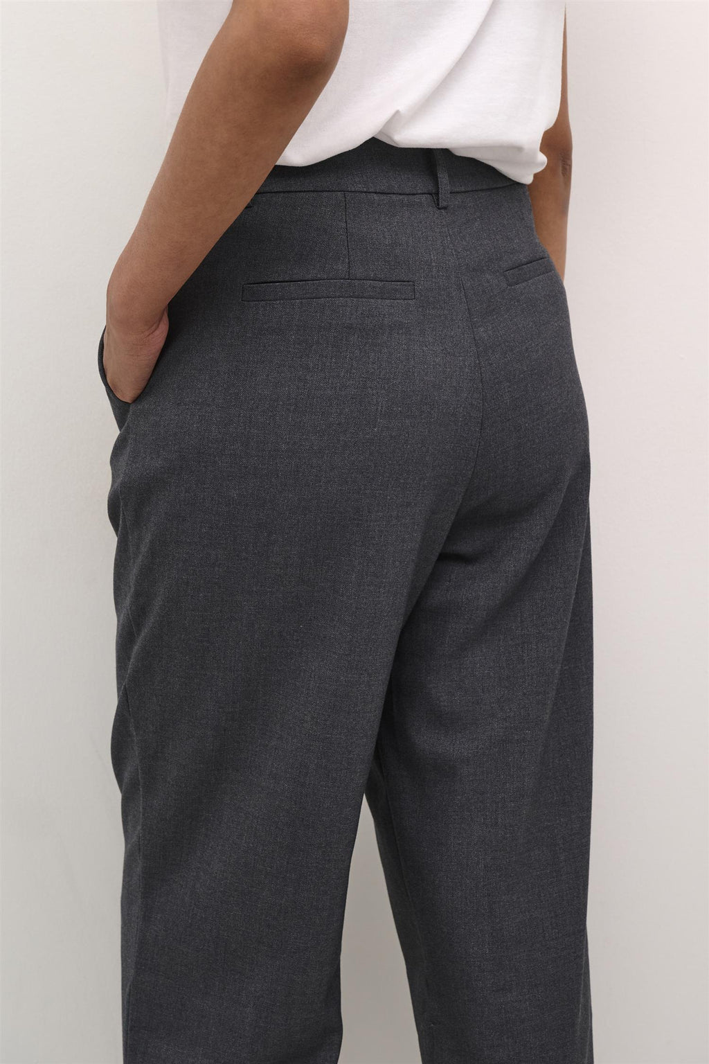 Merle pants suiting