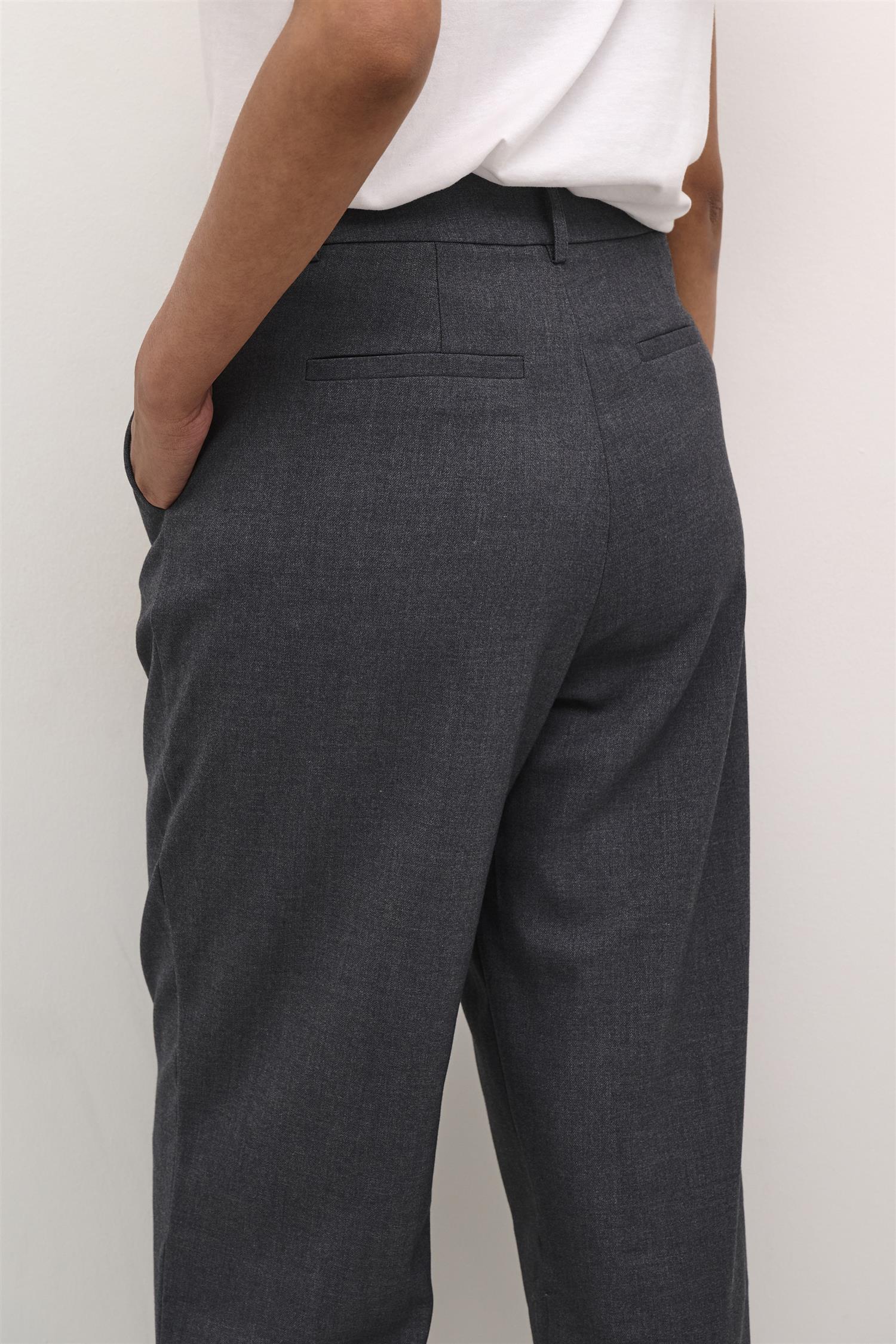 Merle pants suiting