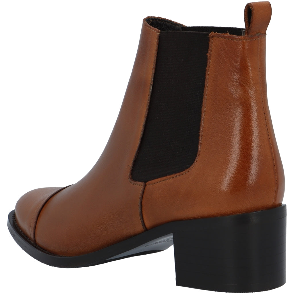 Carol Chelsea boots