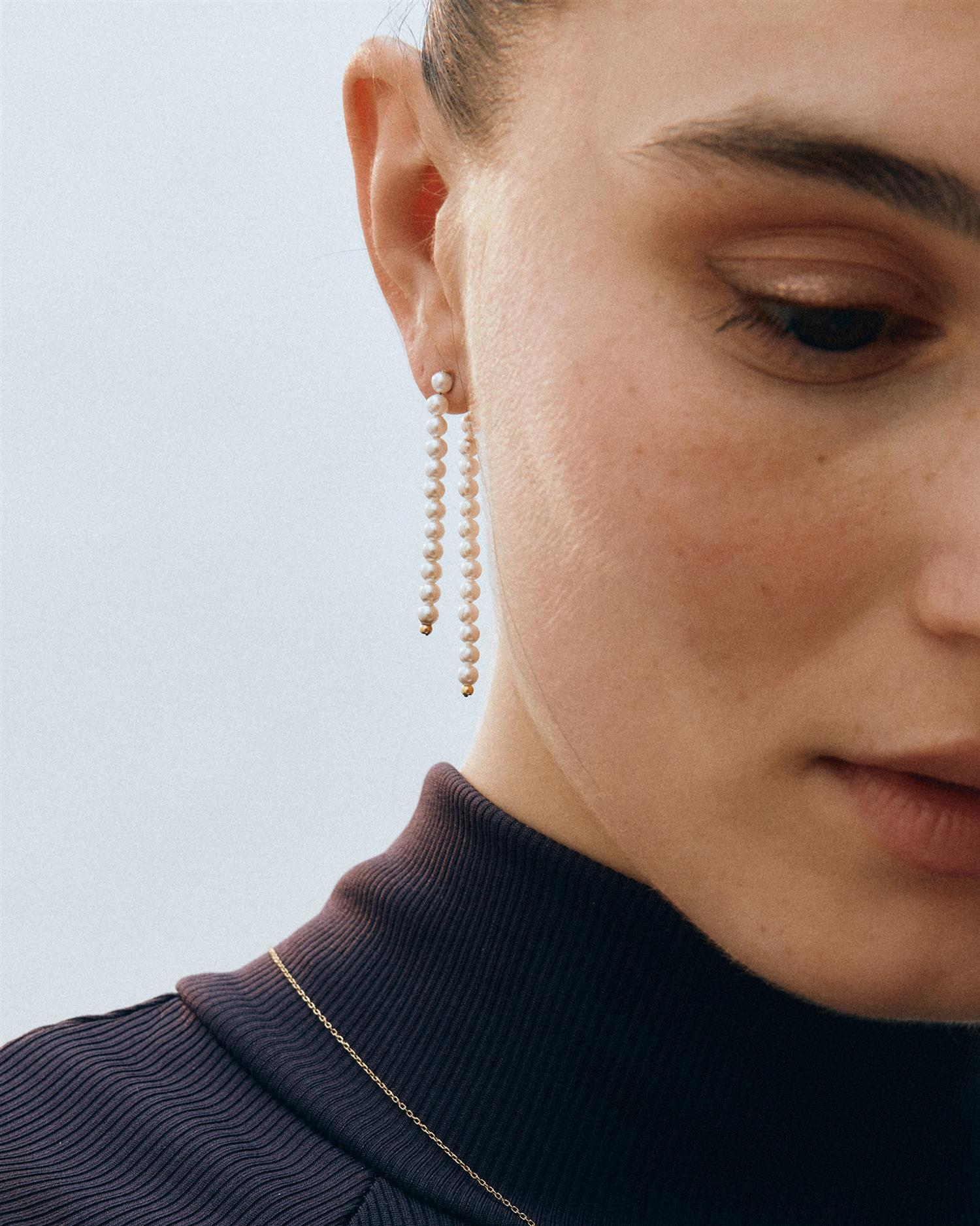 Pearly earrings gold
